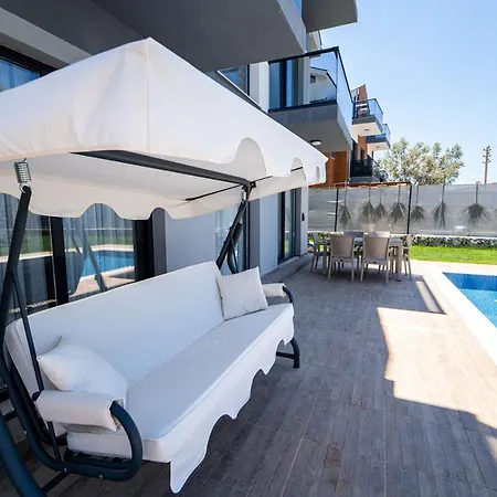 شقة House With Private Poo